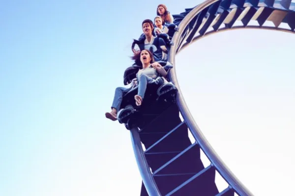 බය වෙන්න ආසද? ඇයි සමහරු හොල්මන් කතාවලටයි, Roller Coaster වලටයි මෙච්චර කැමති? (Thrill-Seeker Psychology)