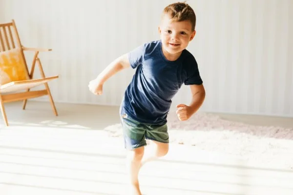 Ṣé ọmọ rẹ máa ń wà níbì kan nígbà gbogbo? Ẹ jẹ́ ká sọ̀rọ̀ nípa ADHD (Irú Hyperactive-Impulsive)