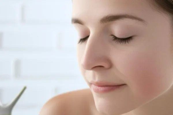 Ass Är Nues dauernd verstoppt? Loosst eis méi iwwer den Neti Pot léieren!