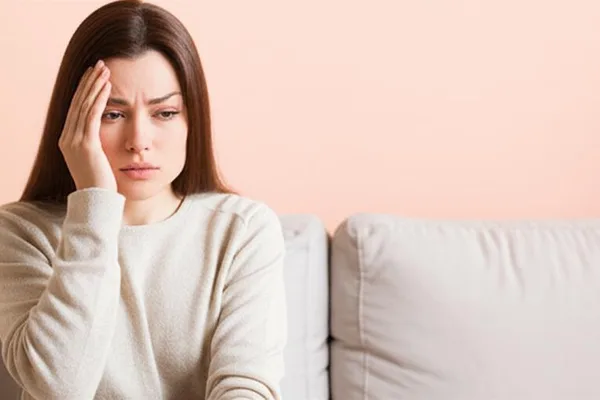 ඔබටත් නිතරම කරකැවිල්ල එනවද? (Dizziness) - හේතු සහ පිළියම් ගැන දැනගමු