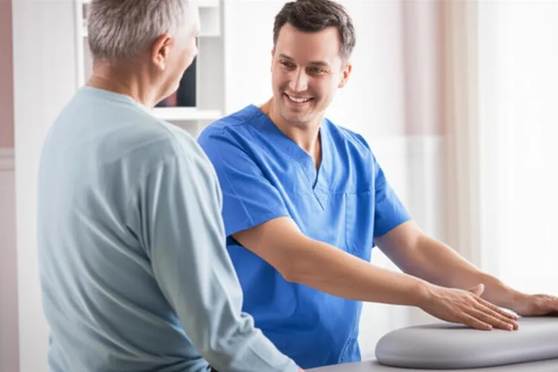 Wien ass e Physiotherapeut? (Physiotherapeut) Loosst eis dat einfach léieren!