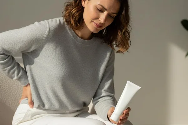 Wat Dir iwwer Phenylephrine Rektal Crème wësse musst - fir de Schmerz a Schwellung verursaacht duerch Hämorrhoiden