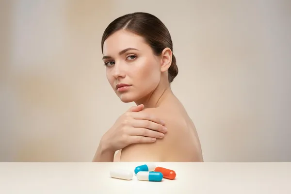ایا تاسو د عضلاتو د درد لپاره د درملو د دې ترکیب څخه خبر یاست؟ (کاریسوپروډول؛ اسپرین؛ کوډین)