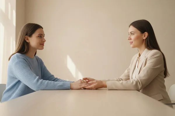 කවුද මේ මනෝ වෛද්යවරයෙක් (Psychiatrist) කියන්නේ? අපි මේ ගැන සවිස්තරව කතා කරමු!
