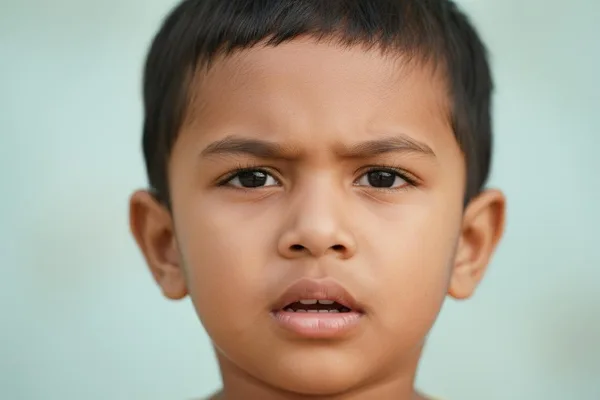 ඔයාගේ පොඩිත්තාටත් වචන පැටලෙනවද? කථන චිකිත්සාව (Speech Therapy) ගැන කතා කරමු!
