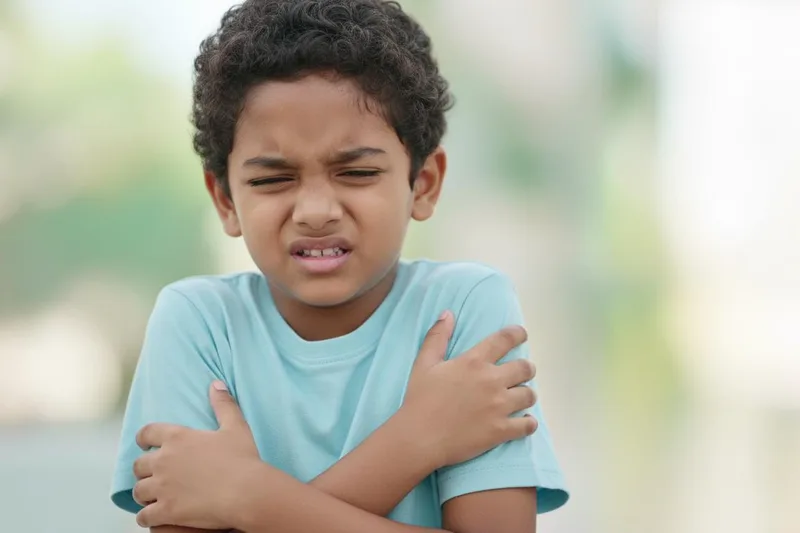 අනේ, ඔයාගෙත් කරපටි ඇටේ බිඳුනද? (Clavicle Fracture) බය වෙන්න එපා, අපි මේ ගැන කතා කරමු!