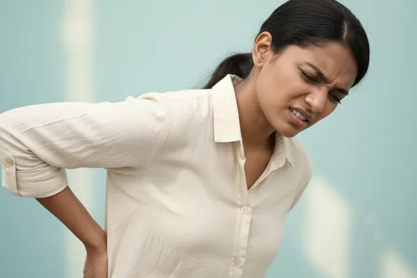 ඔයාගෙත් කොන්ද එකපාරටම හිරවෙනවද? කොන්දෙ කැක්කුම (Back Spasms) ගැන දැනගමු!