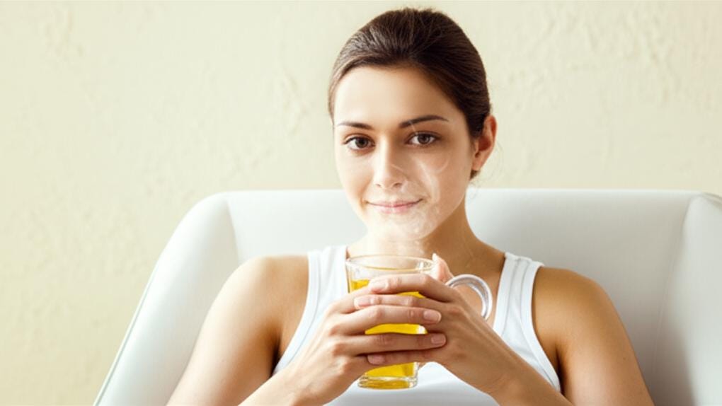 උගුරේ සෙමද? ස්වභාවිකව සෙම පිටකරගන්න මේ දේවල් උදව් වෙයි (Natural Expectorants)