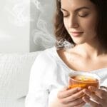 කැමොමයිල් මල් සහ තේ (Chamomile) කියන්නේ මොකක්ද? ගුණ, පාවිච්චි කරන විදිහ සහ අතුරු ආබාධ