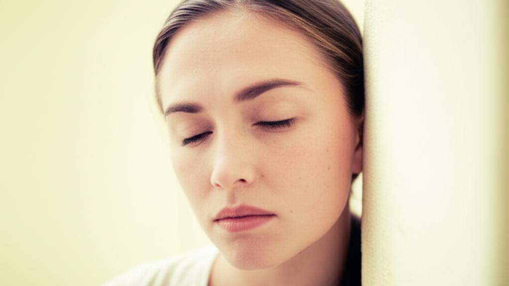 ඔයාටත් නිතරම මහන්සිද? ඇඟ සුදුමැලි වෙලාද? ඒ ලේ අඩුකම (Anemia) වෙන්න පුළුවන්!