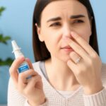 නාසය හිරවෙලාද? සේලයින් නාසල් ස්ප්‍රේ (Saline Nasal Spray) හරියටම පාවිච්චි කරන විදිහ සහ ගෙදරදීම හදාගන්න හැටි!