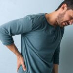 حلول لآلام الظهر - أطعمة تساعد في السيطرة على أعراض التهاب الفقار اللاصق
