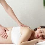Ingabe kuhle ukubhucungwa ngesikhathi sokukhulelwa? Ake sixoxe nge-(Pregnancy Massage)