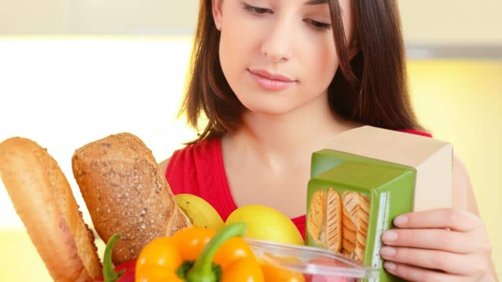 بیایید بفهمیم غذاهای فرآوری شده دقیقاً چه هستند. آیا آنها واقعاً خطرناک هستند؟