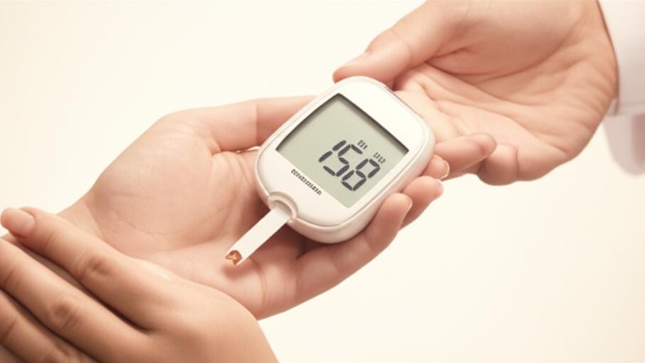 ඔයාගේ ලේ වල සීනි මට්ටම (Blood Glucose Test) ගැන දැනගමුද? දියවැඩියාවට විතරද මේක කරන්නේ?