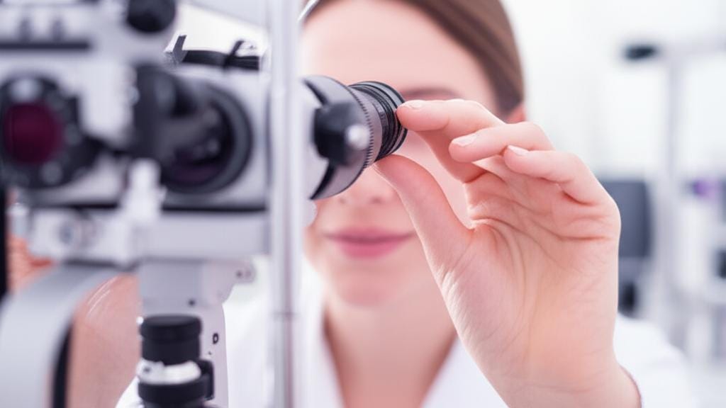 Are your eyes healthy? Let's find out more about this (Slit Lamp Exam)?