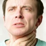 क्या आपकी आवाज़ में अचानक बदलाव आ रहा है? स्वर रज्जु (Vocal Cord) की इन समस्याओं को न करें नज़रअंदाज़!