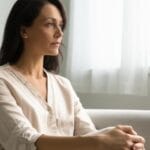 Вагинальная атрофия и сухость влагалища: причины, симптомы и современные методы лечения