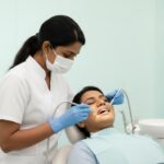 Vem är en tandhygienist? Så hjälper de dig till en friskare mun i Sverige