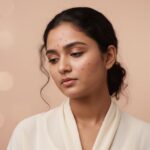 ඔයාගෙත් මූණේ පොඩි රතු බිබිලි (Acne Papules) එනවද? අපි මේ ගැන කතා කරමු!